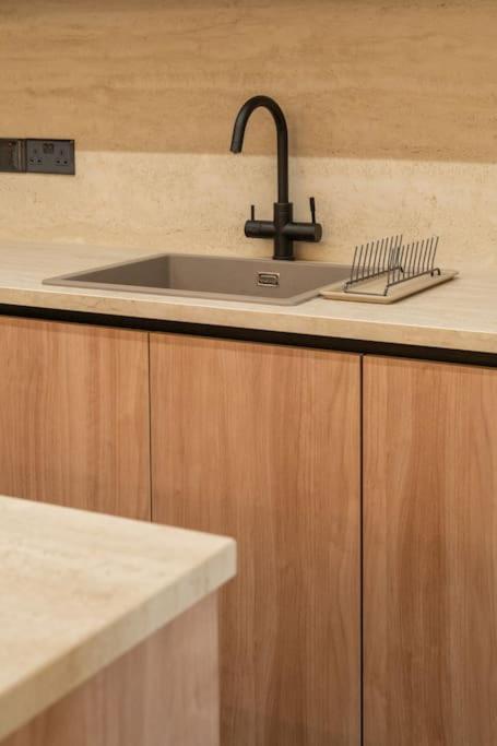 Apartament Mackenzie Sands 2 Bdr Luxe Flat